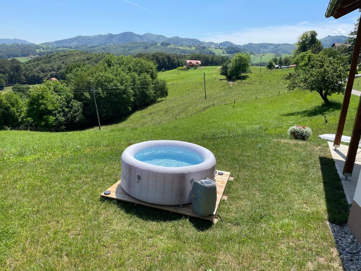 Holiday House Zlacka Gorca Pristava pri Mestinju Luaran gambar