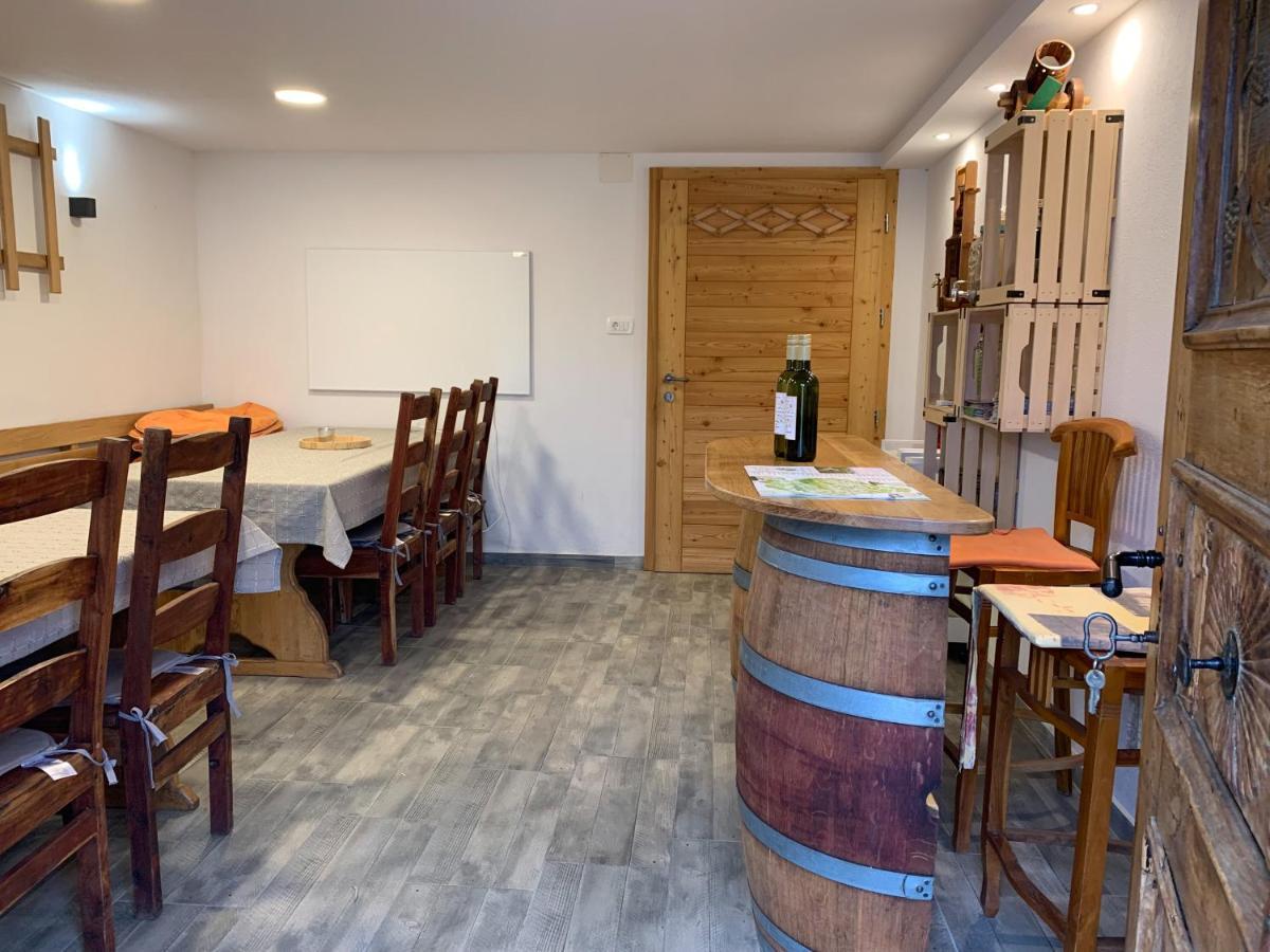 Holiday House Zlacka Gorca Pristava pri Mestinju Luaran gambar